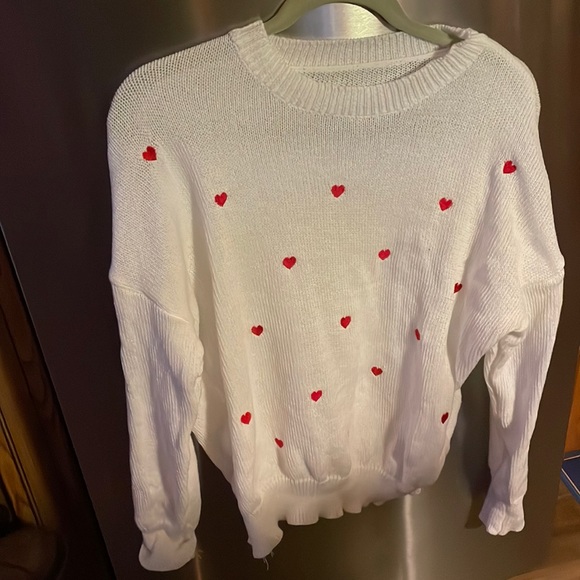 Heart Sweater ❤️ - Picture 5 of 14